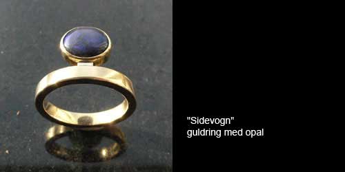 "Sidevogn" guldring med opal