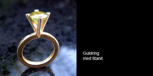 Guldring med titanit 